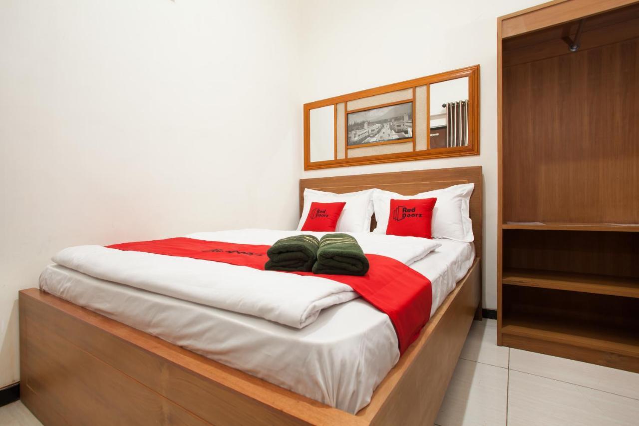 Reddoorz Syariah Near Singha Merjosari Park Malang Exterior photo