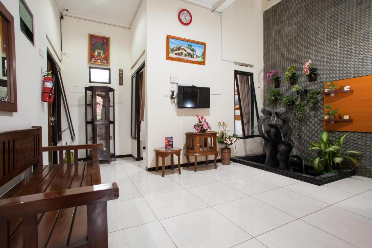 Reddoorz Syariah Near Singha Merjosari Park Malang Exterior photo