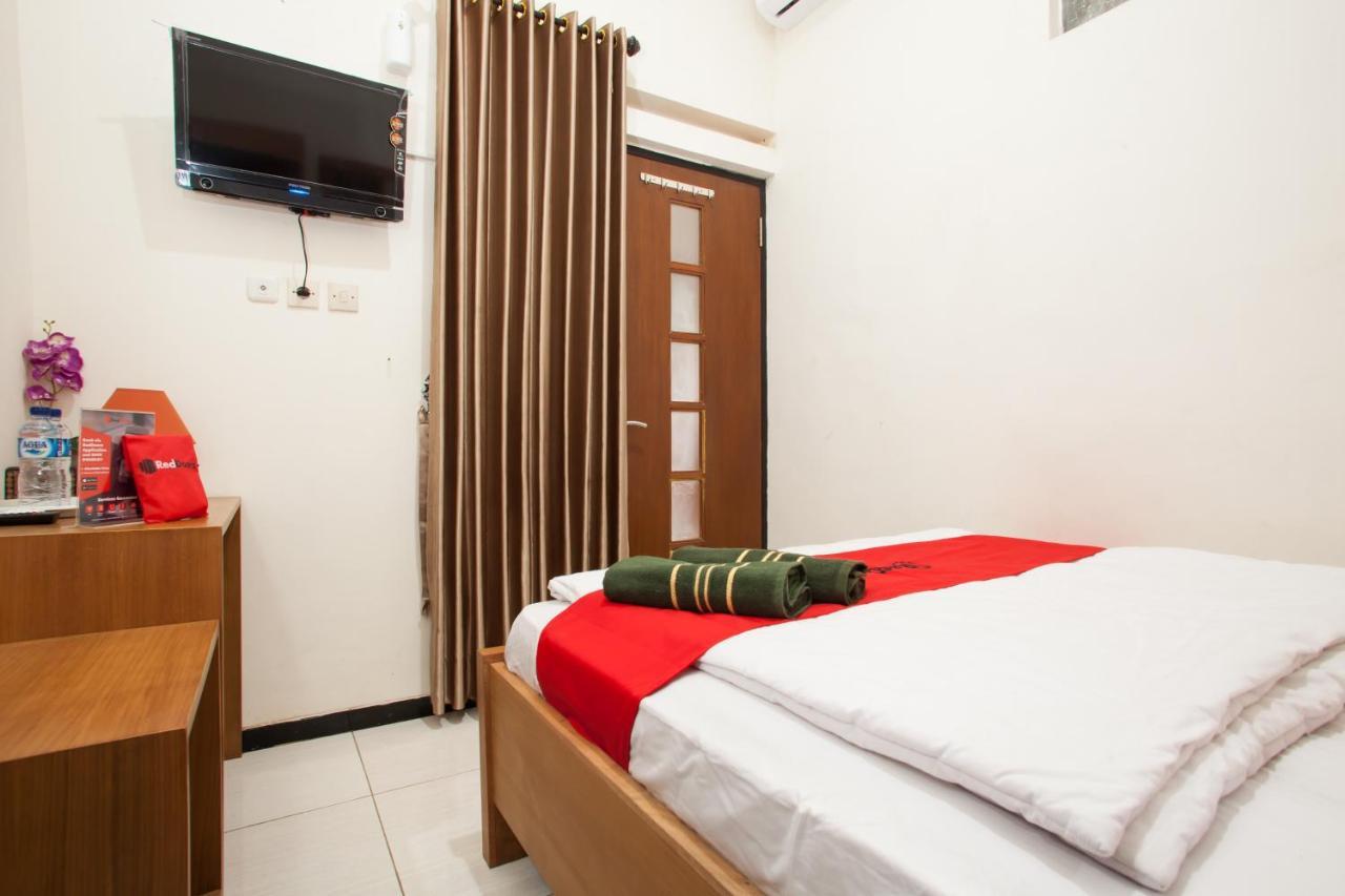 Reddoorz Syariah Near Singha Merjosari Park Malang Exterior photo